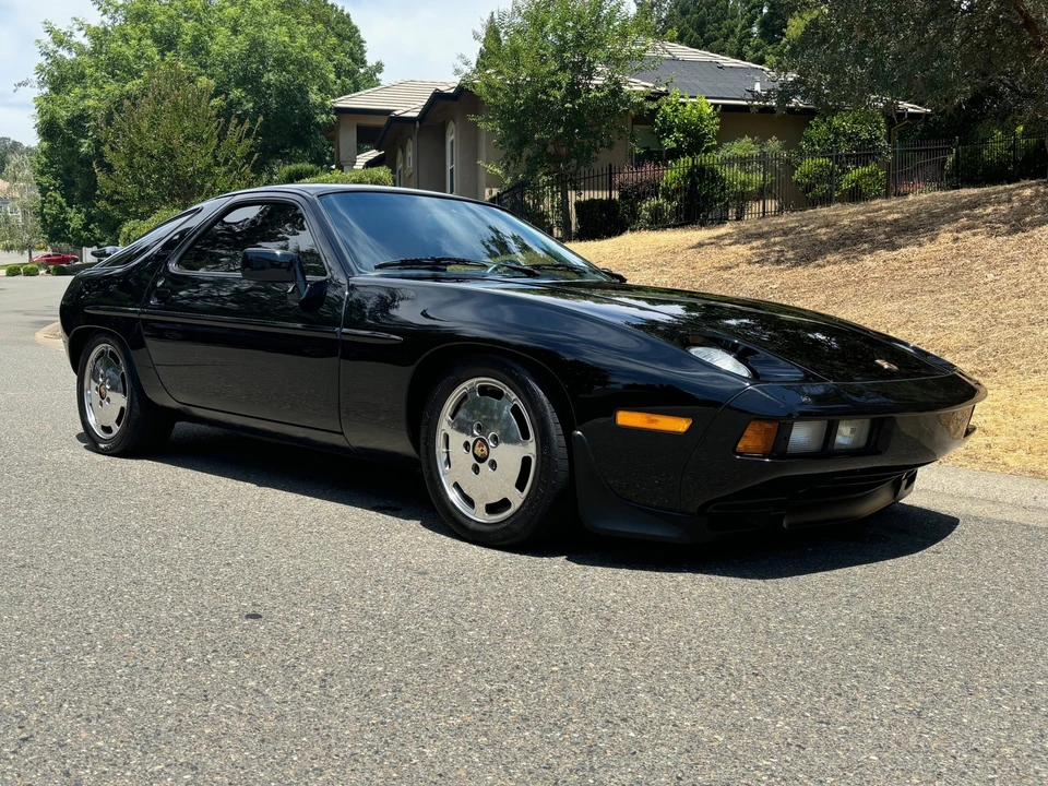 1985 Porsche 928 S - Image 8 of 31