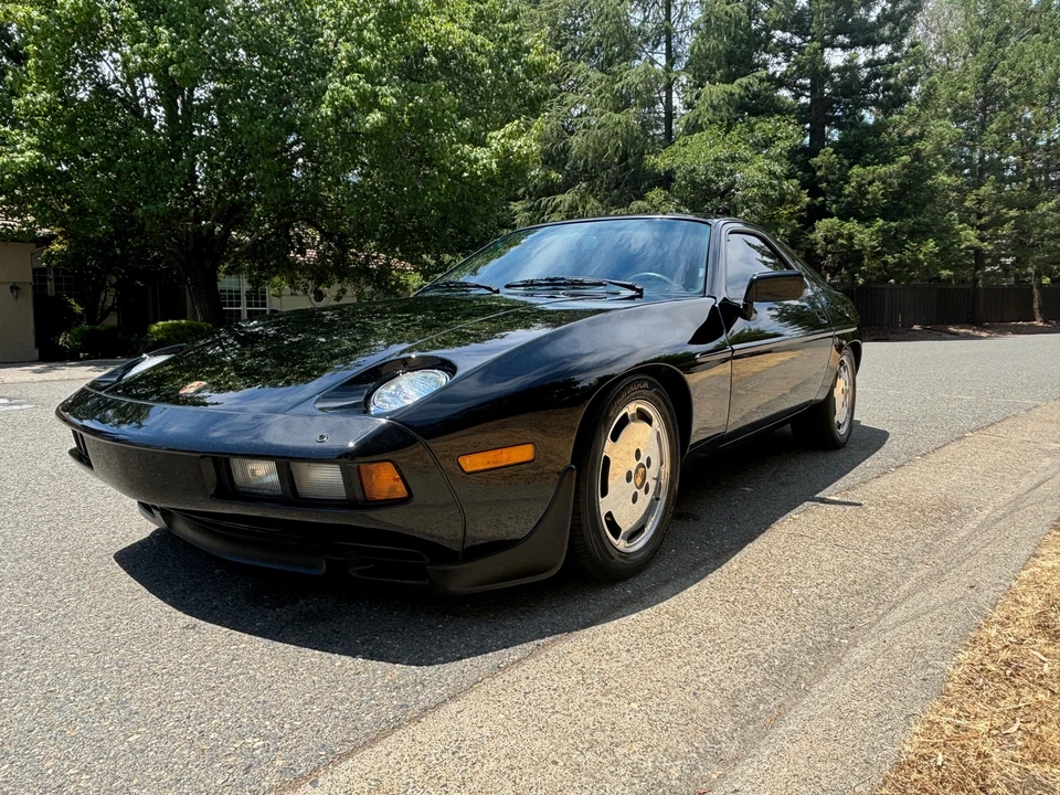 1985 Porsche 928 S - Image 2 of 31