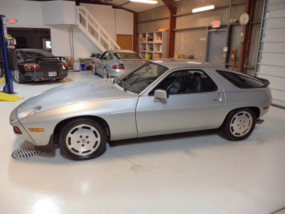 1985 Porsche 928 S - Image 7 of 31