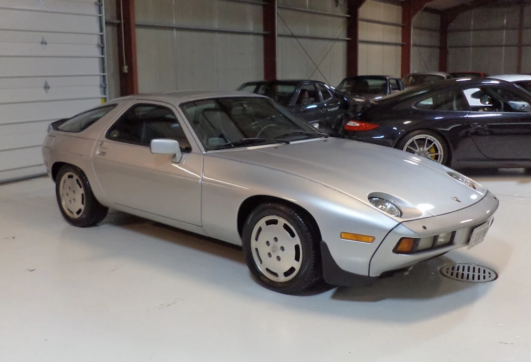 1985 Porsche 928 S - Image 2 of 31