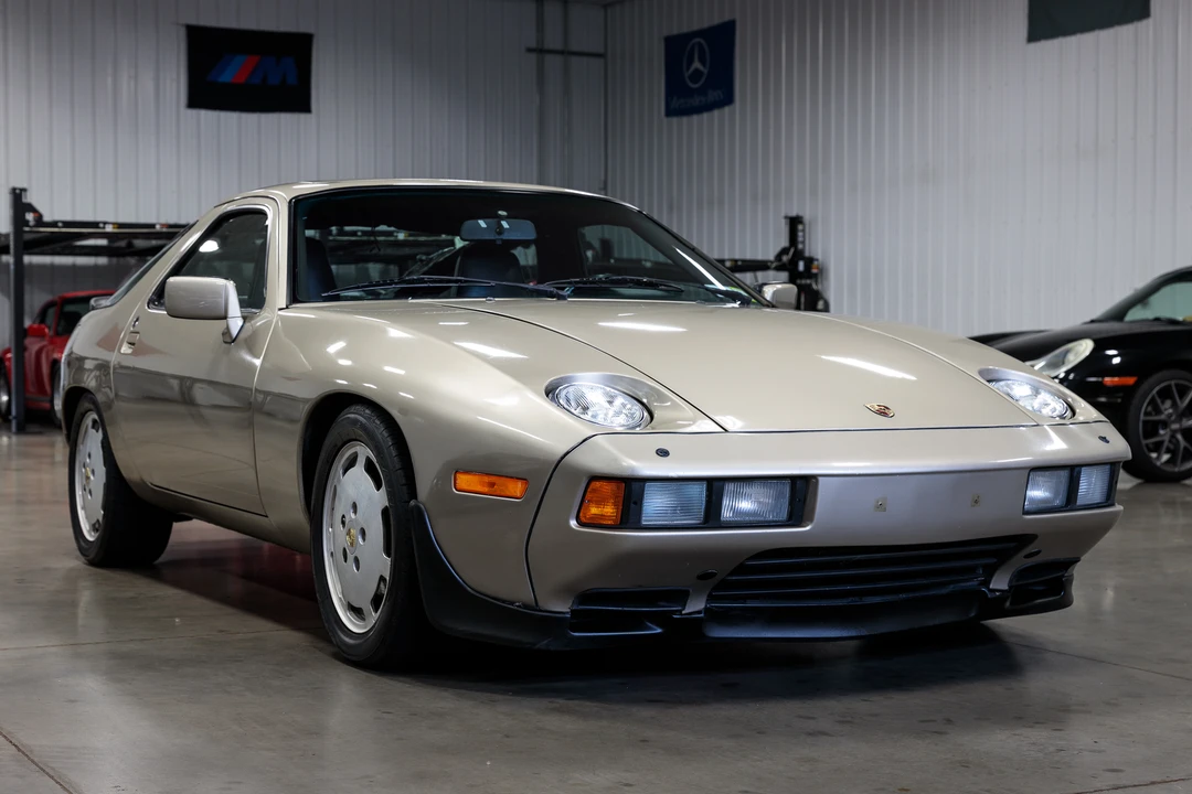 1985 Porsche 928 S - Image 12 of 31