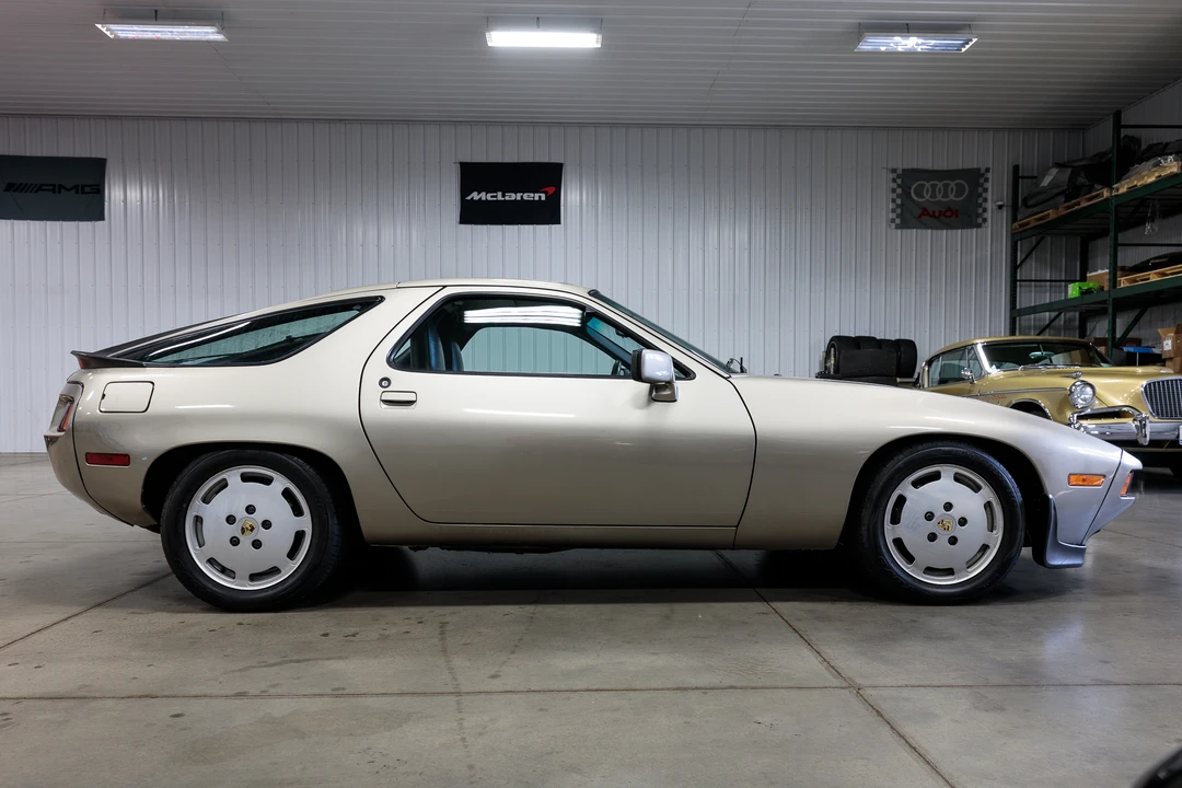 1985 Porsche 928 S - Image 13 of 31