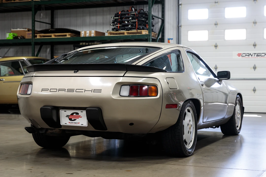 1985 Porsche 928 S - Image 16 of 31