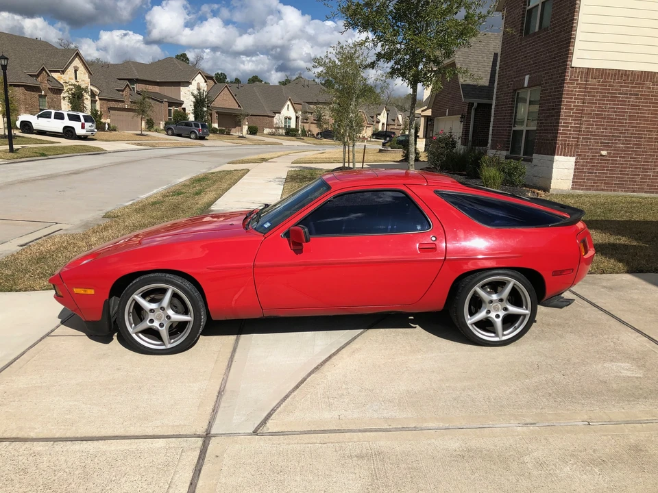 1985 Porsche 928 S - Image 13 of 31