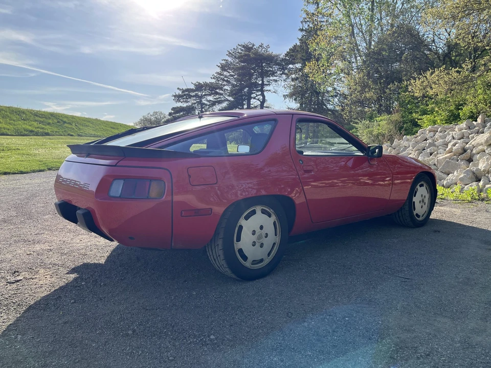 1985 Porsche 928 S - Image 13 of 31