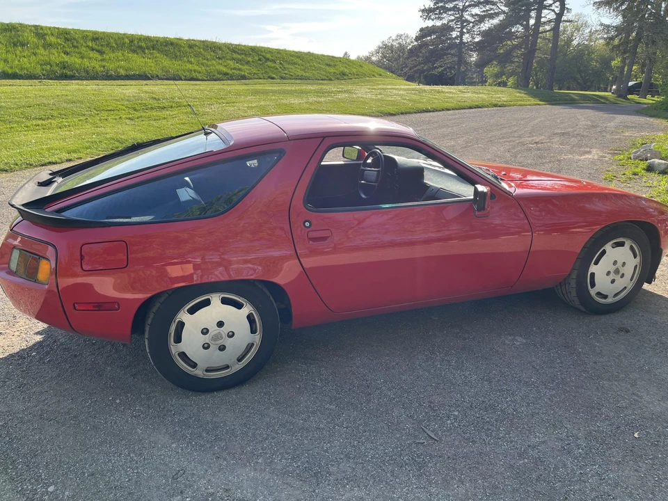 1985 Porsche 928 S - Image 14 of 31