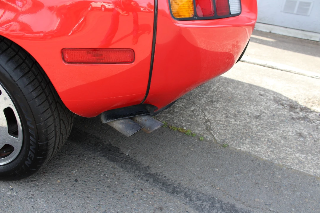 1985 Porsche 928 S - Image 12 of 31