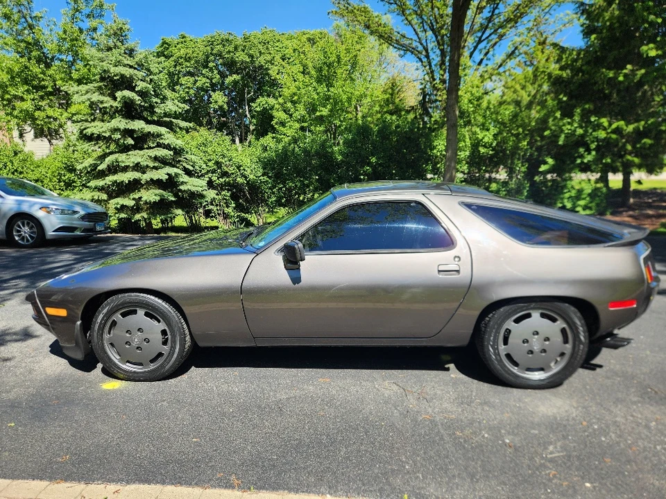 1985 Porsche 928 S - Image 8 of 31