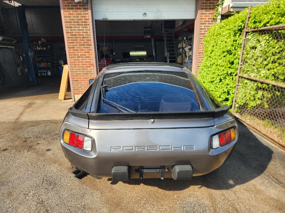 1985 Porsche 928 S - Image 12 of 31