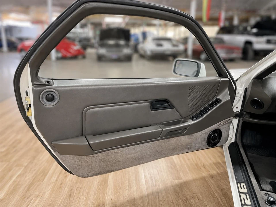 1985 Porsche 928 S - Image 14 of 17