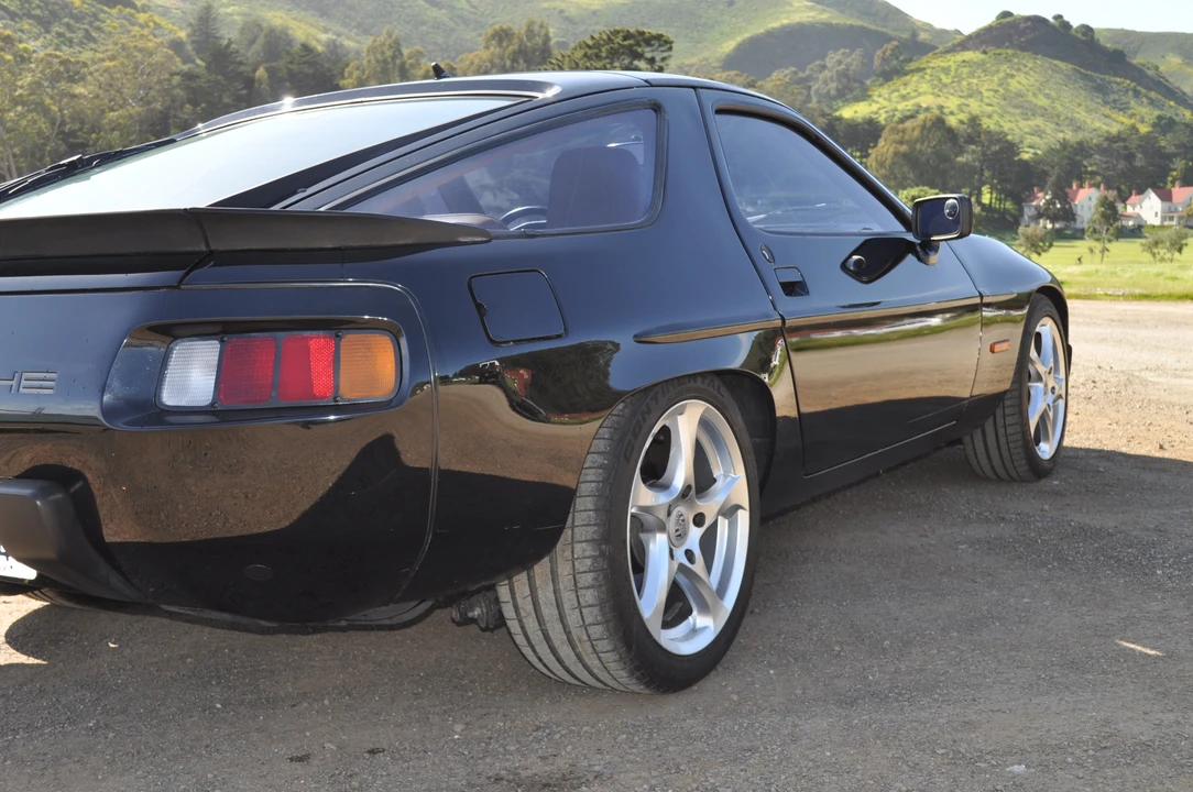 1985 Porsche 928 S - Image 12 of 31