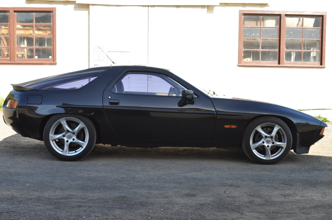 1985 Porsche 928 S - Image 8 of 31