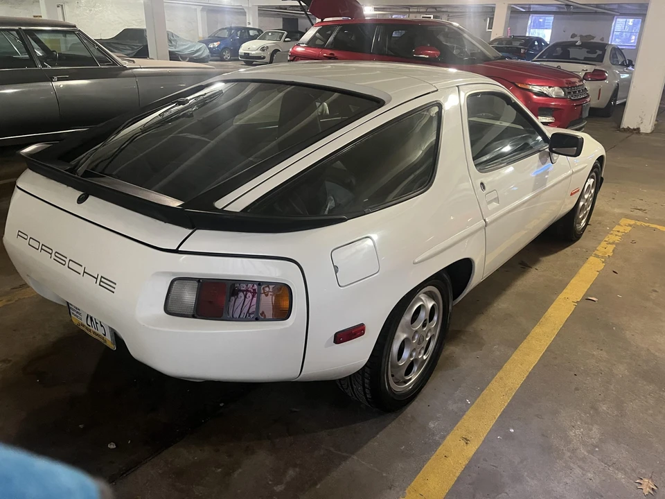 1985 Porsche 928 S - Image 7 of 31