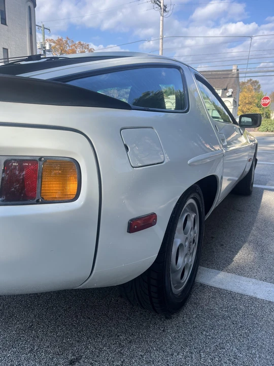 1985 Porsche 928 S - Image 28 of 31