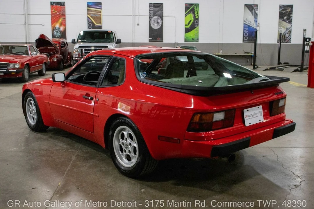 1985 Porsche 944 - Image 4 of 31