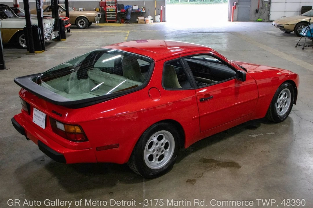 1985 Porsche 944 - Image 7 of 31