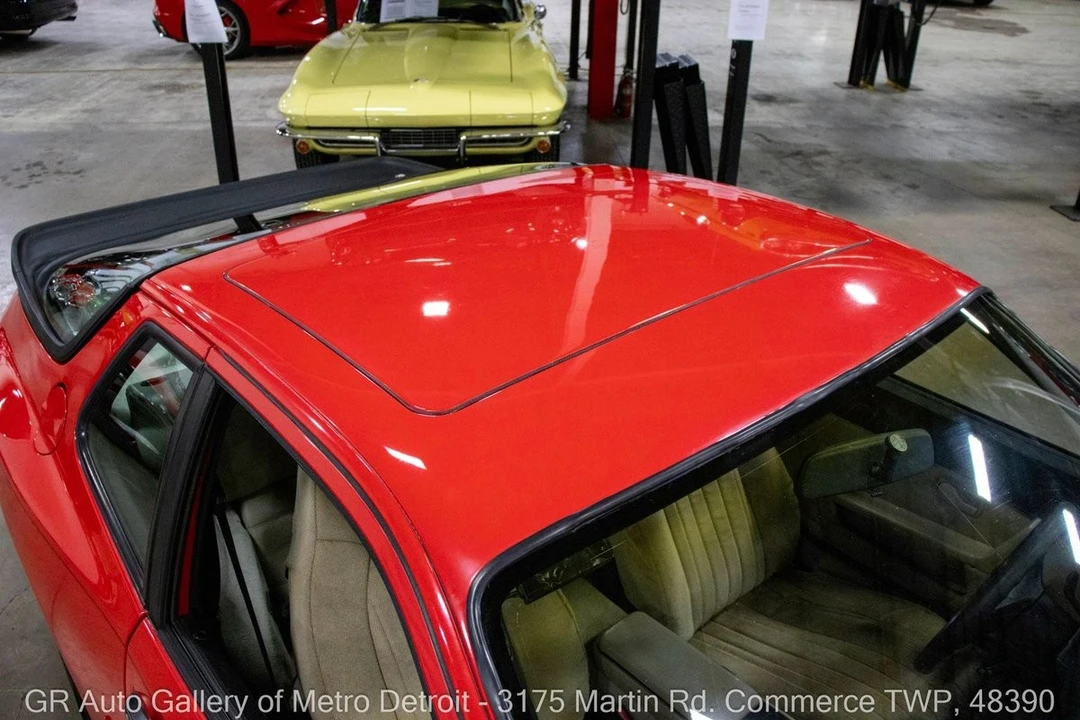 1985 Porsche 944 - Image 14 of 31