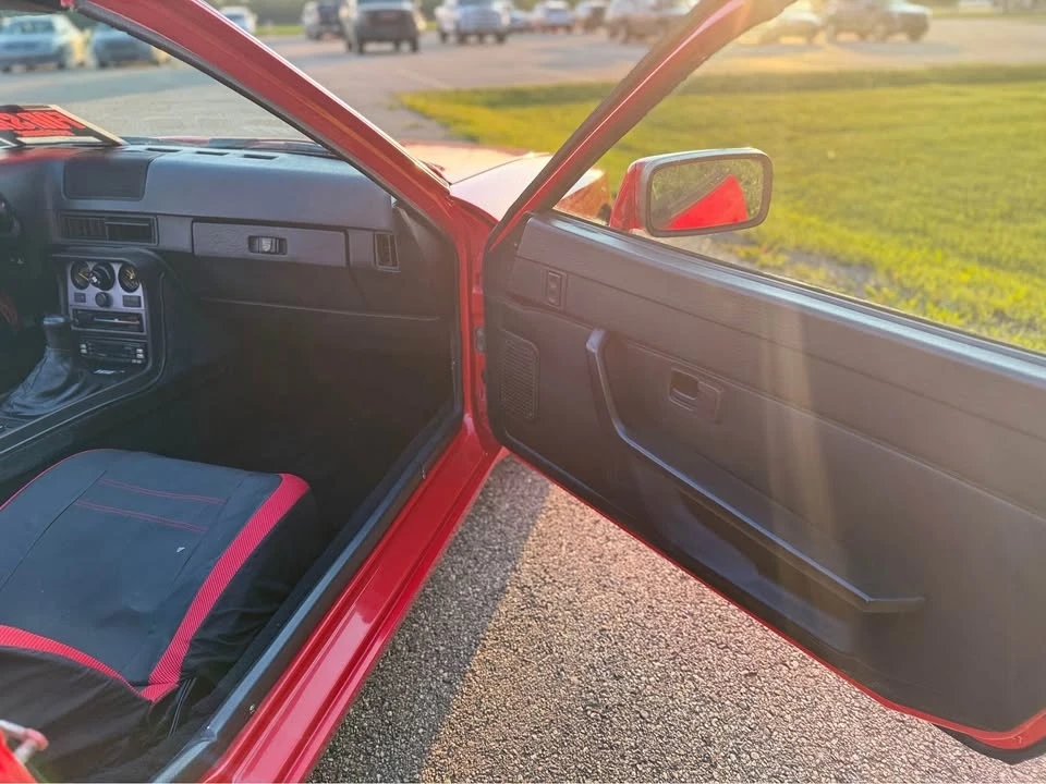 1985 Porsche 944 - Image 5 of 10