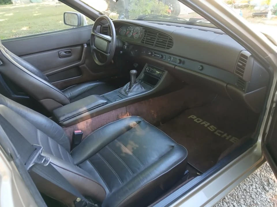 1985 Porsche 944 - Image 5 of 6