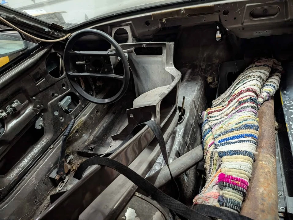 1985 Porsche 944 - Image 6 of 8
