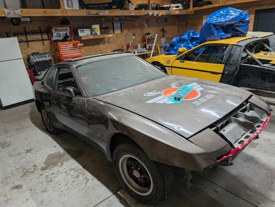 1985 Porsche 944 - Image 2 of 8