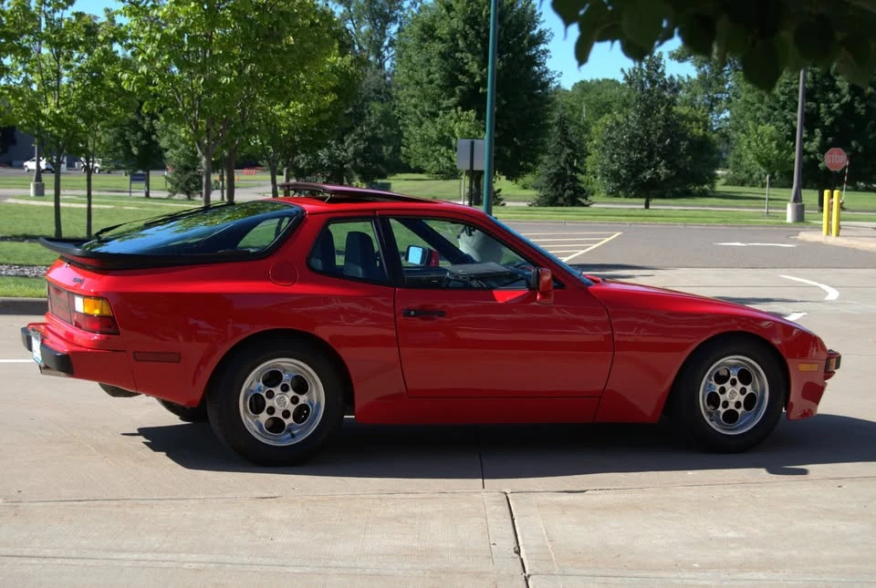 1985 Porsche 944 - Image 4 of 10