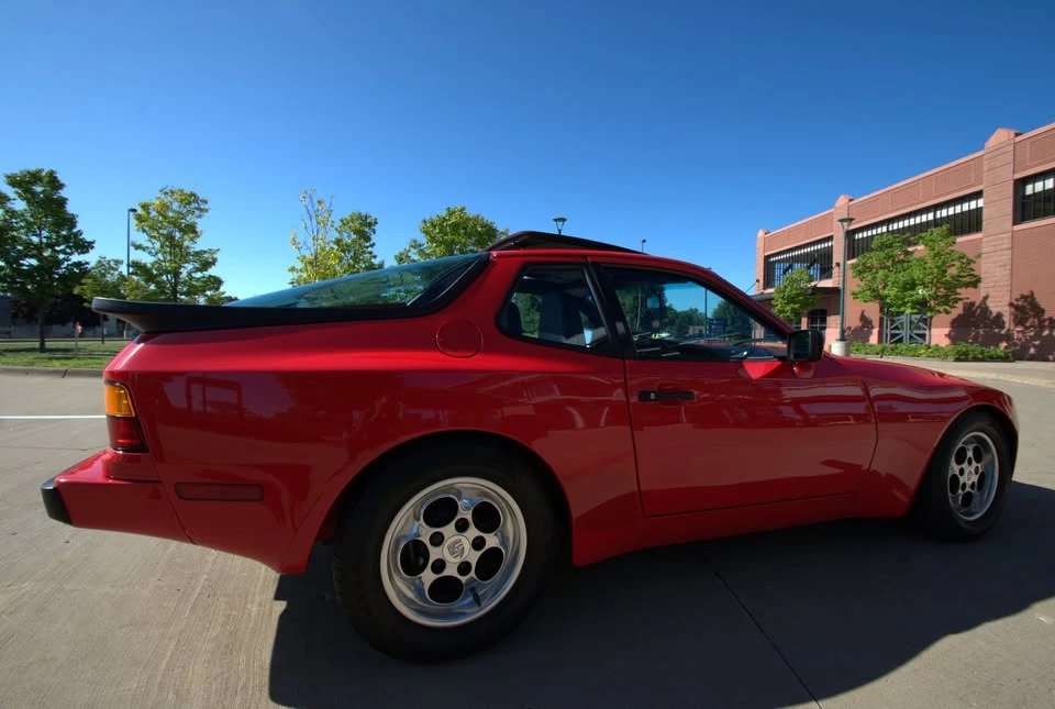 1985 Porsche 944 - Image 5 of 10