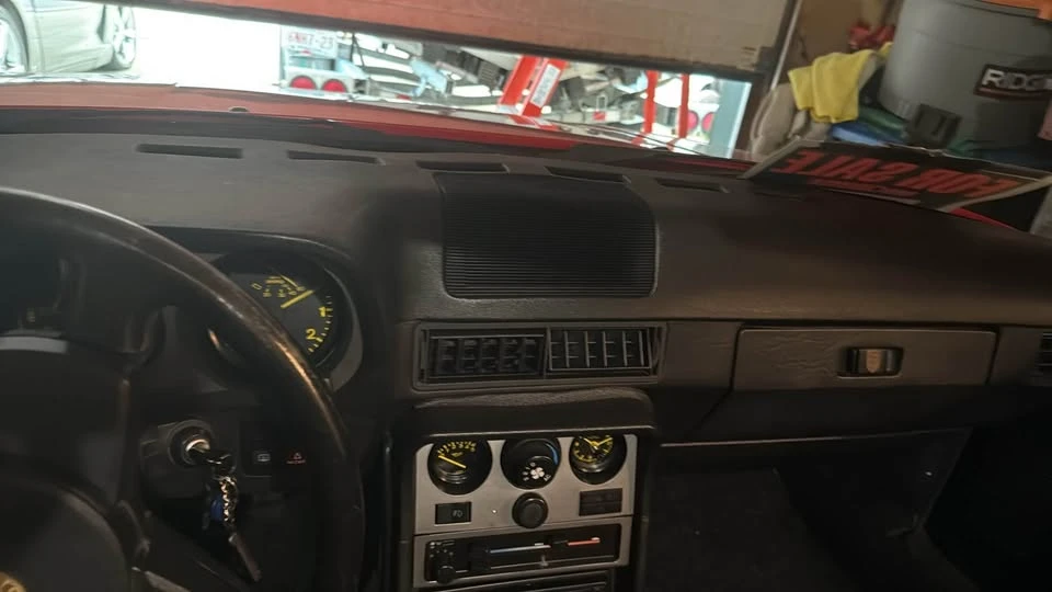 1985 Porsche 944 - Image 9 of 10