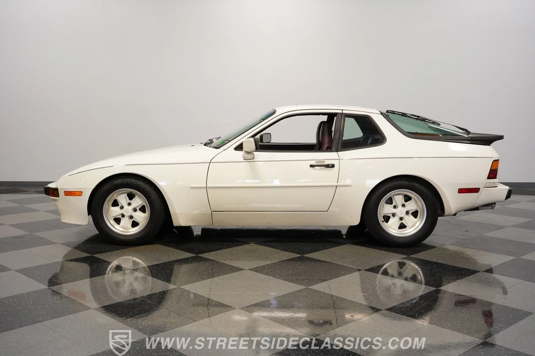 1985 Porsche 944 - Image 2 of 12