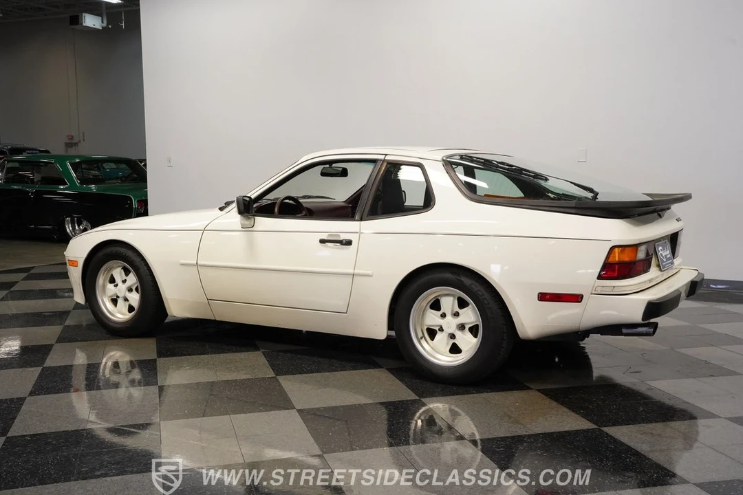 1985 Porsche 944 - Image 8 of 12