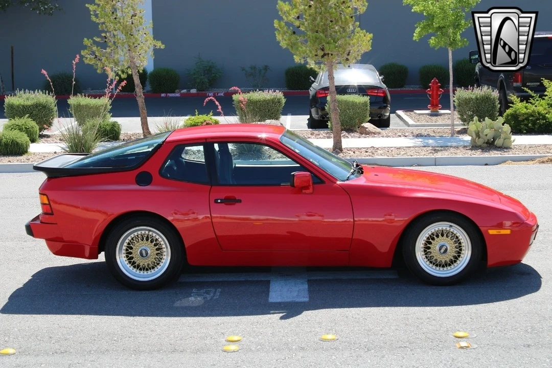 1985 Porsche 944 - Image 11 of 21