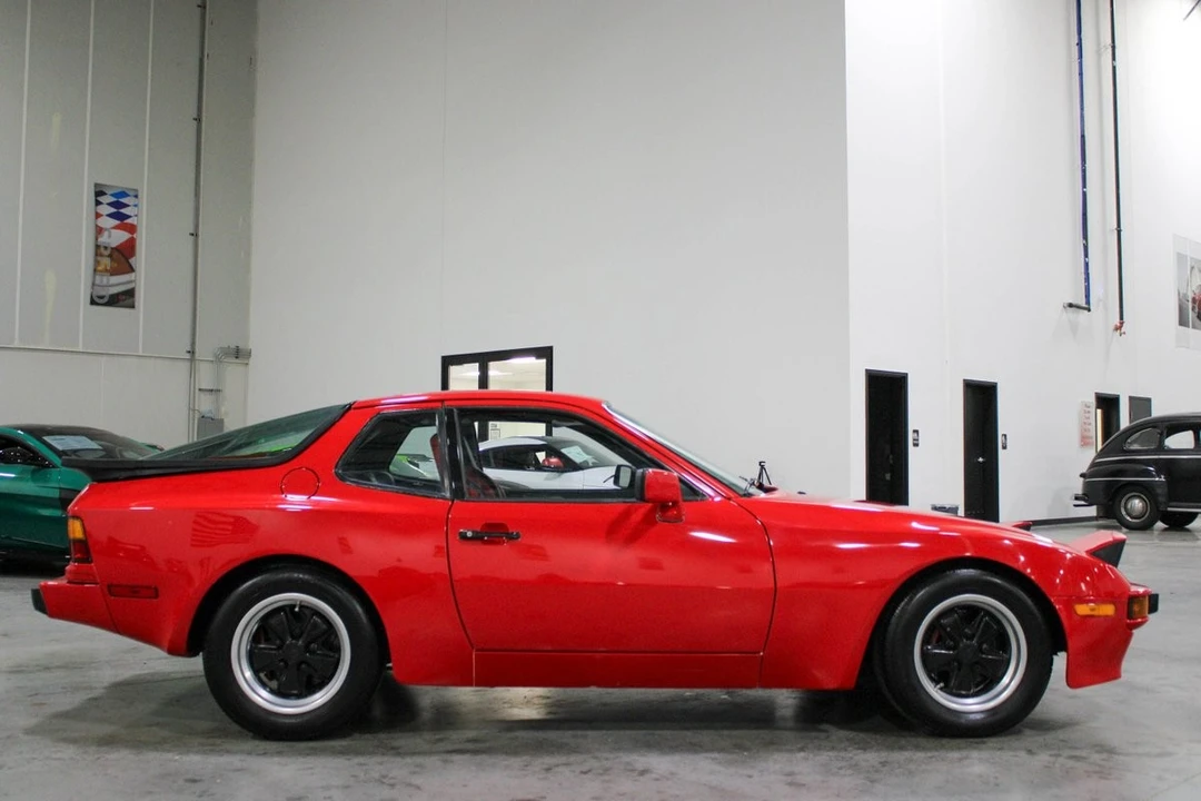 1985 Porsche 944 - Image 9 of 12