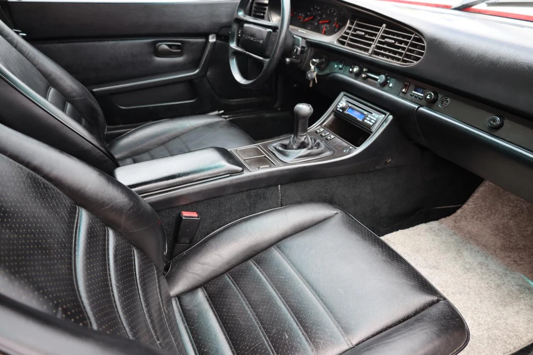 1985 Porsche 944 - Image 11 of 31