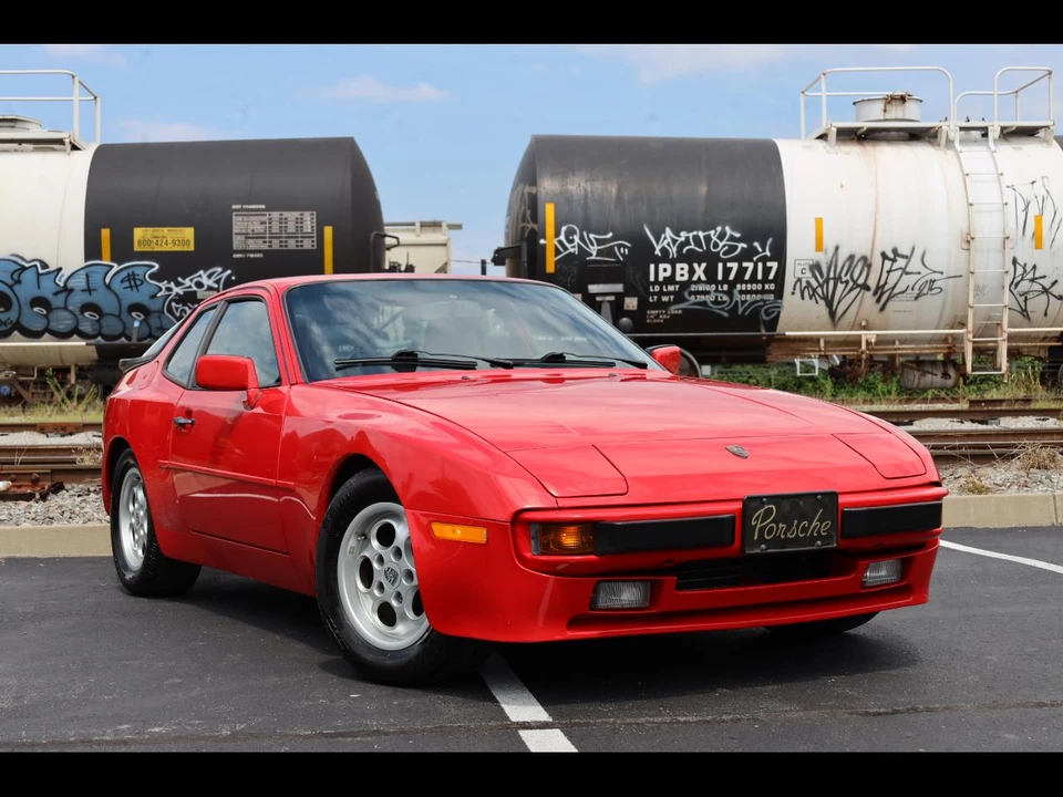 1985 Porsche 944 - Image 2 of 31