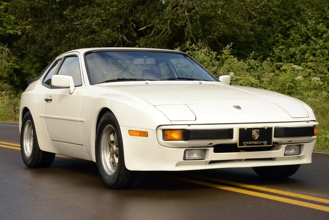 1985 Porsche 944 - Image 3 of 31