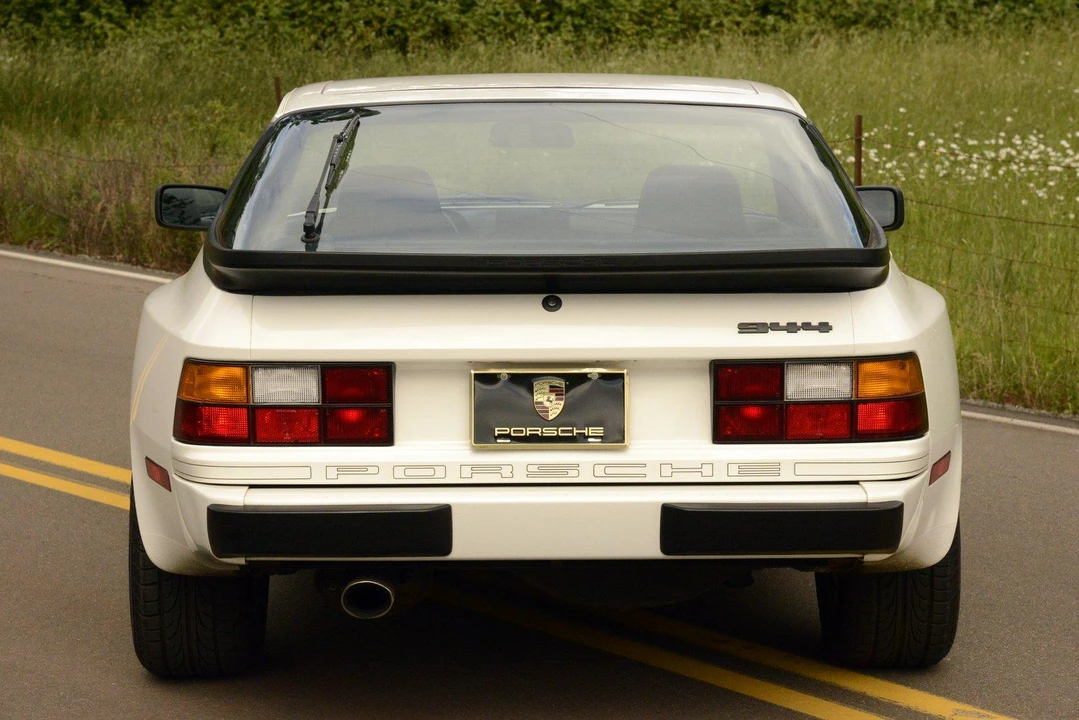 1985 Porsche 944 - Image 9 of 31