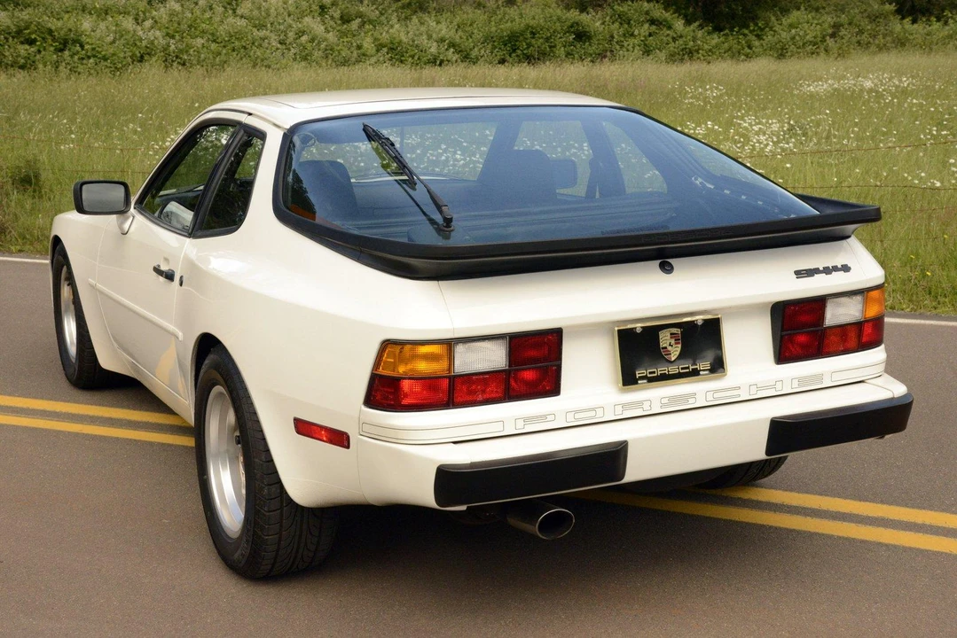 1985 Porsche 944 - Image 12 of 31