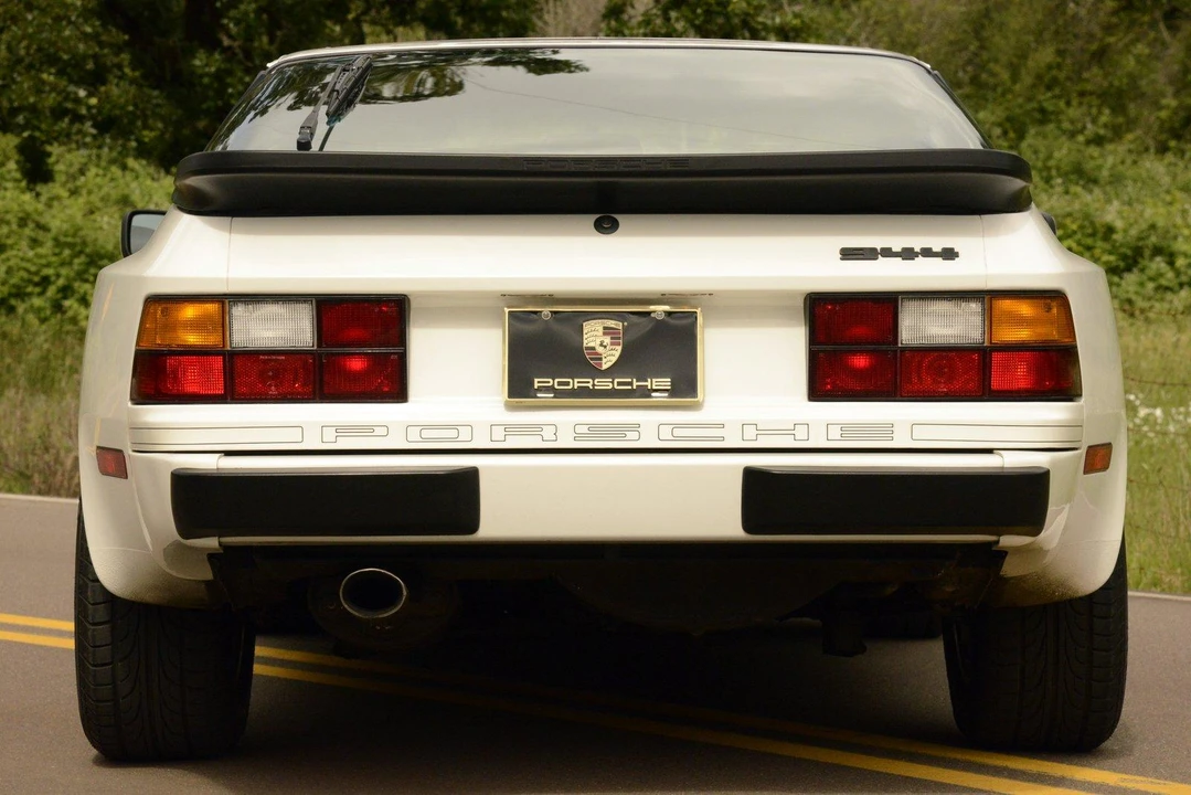1985 Porsche 944 - Image 10 of 31