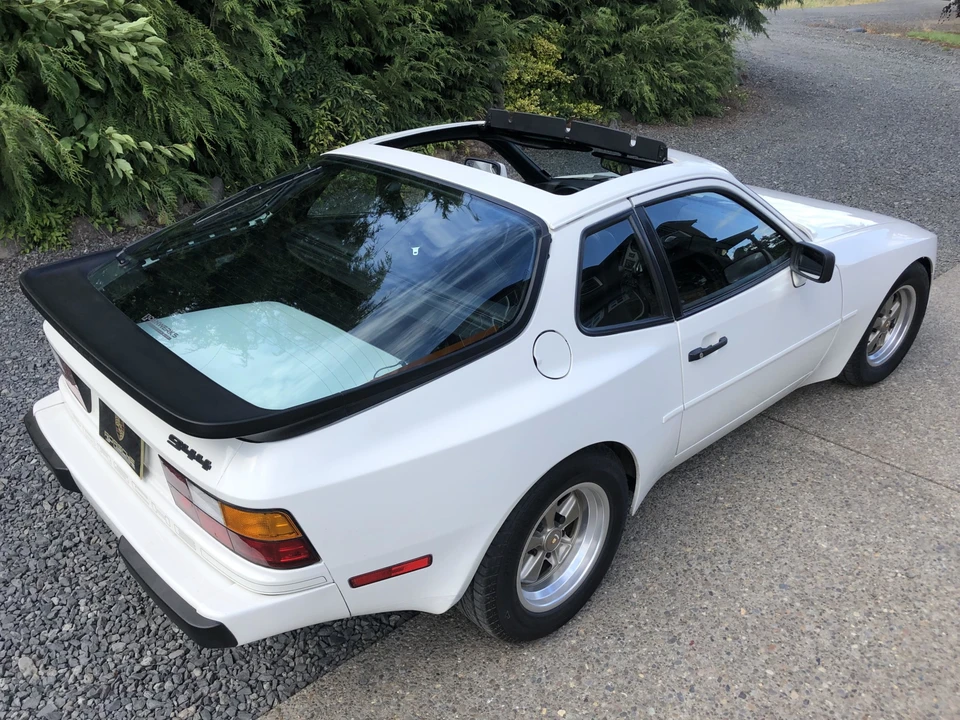 1985 Porsche 944 - Image 8 of 31