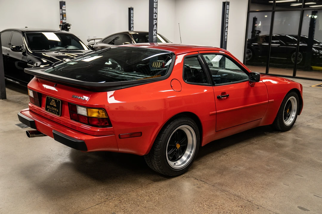 1985 Porsche 944 - Image 19 of 31