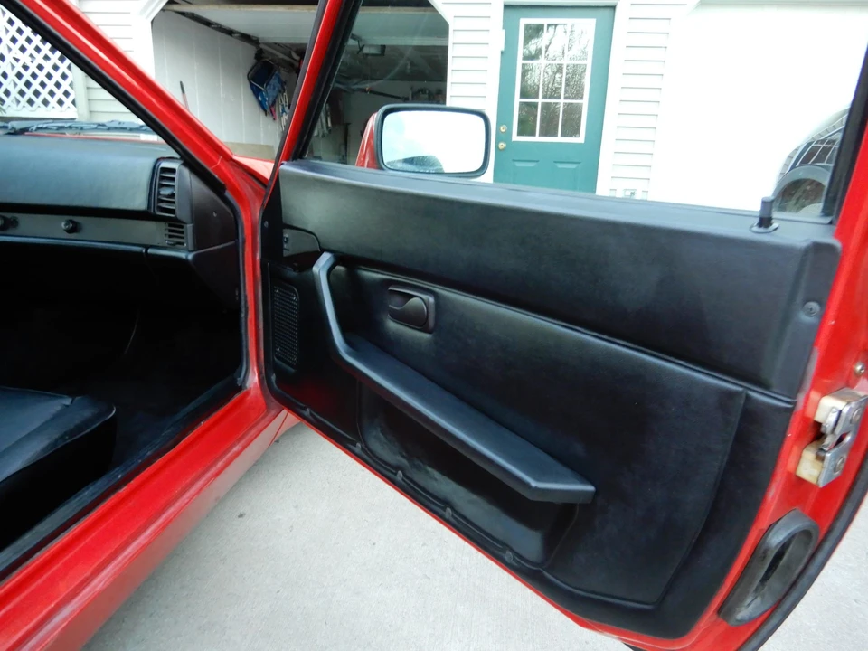 1985 Porsche 944 - Image 28 of 31