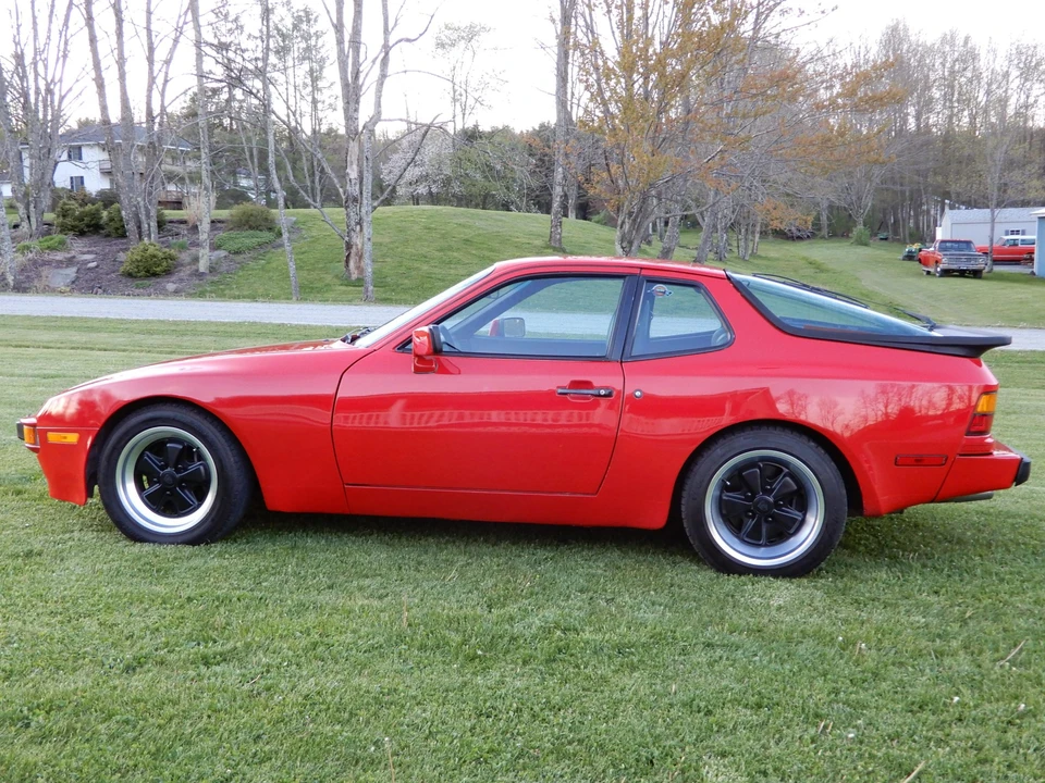 1985 Porsche 944 - Image 11 of 31