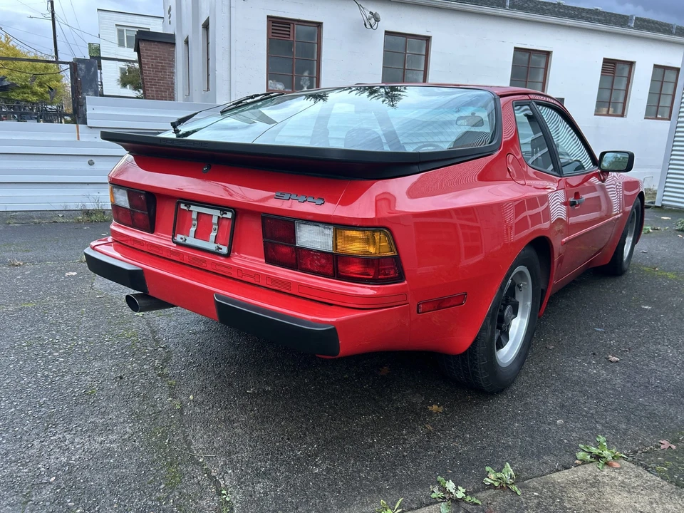 1985 Porsche 944 - Image 17 of 31