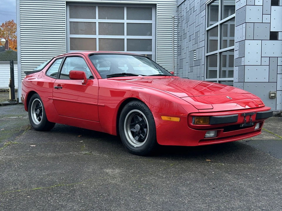1985 Porsche 944 - Image 21 of 31