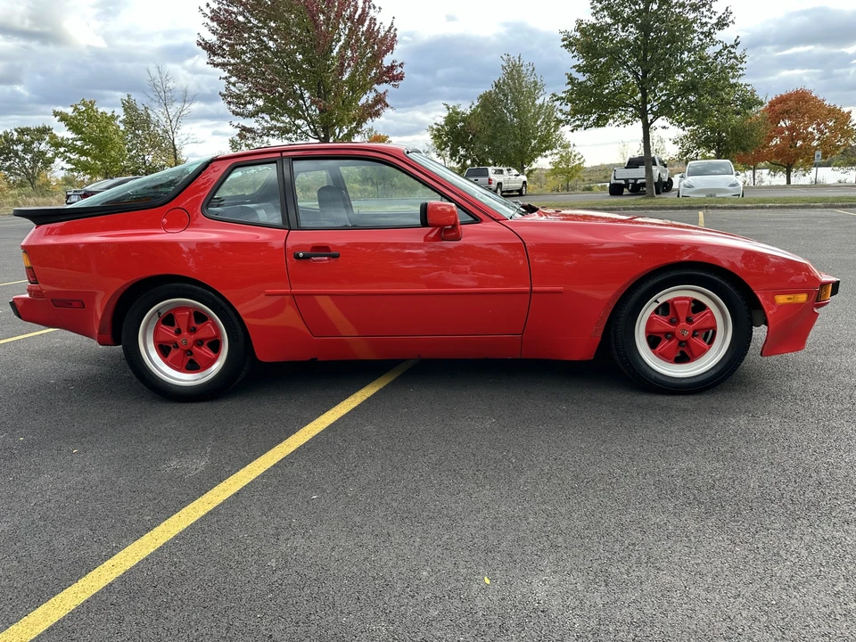 1985 Porsche 944 - Image 12 of 31