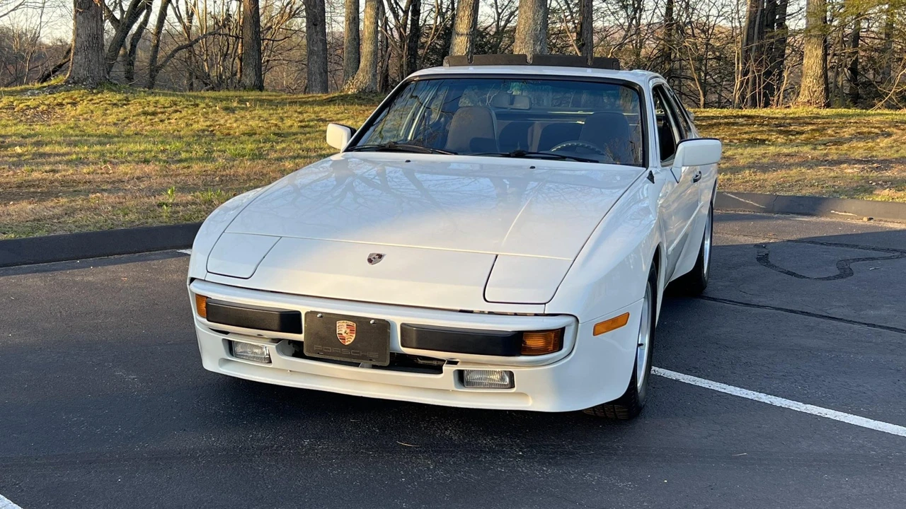 1985 Porsche 944 - Image 6 of 31