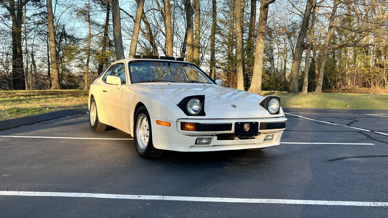 1985 Porsche 944 - Image 26 of 31