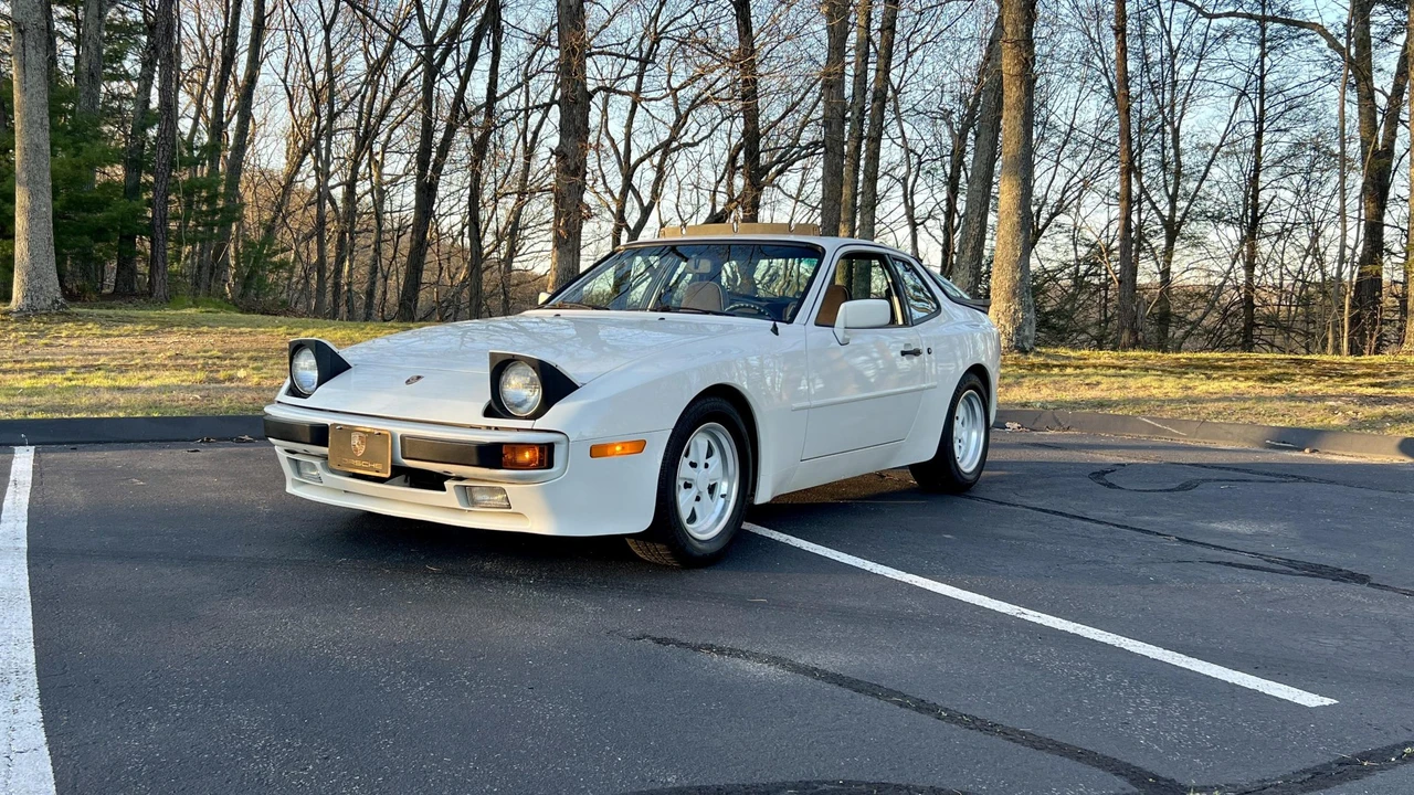 1985 Porsche 944 - Image 23 of 31