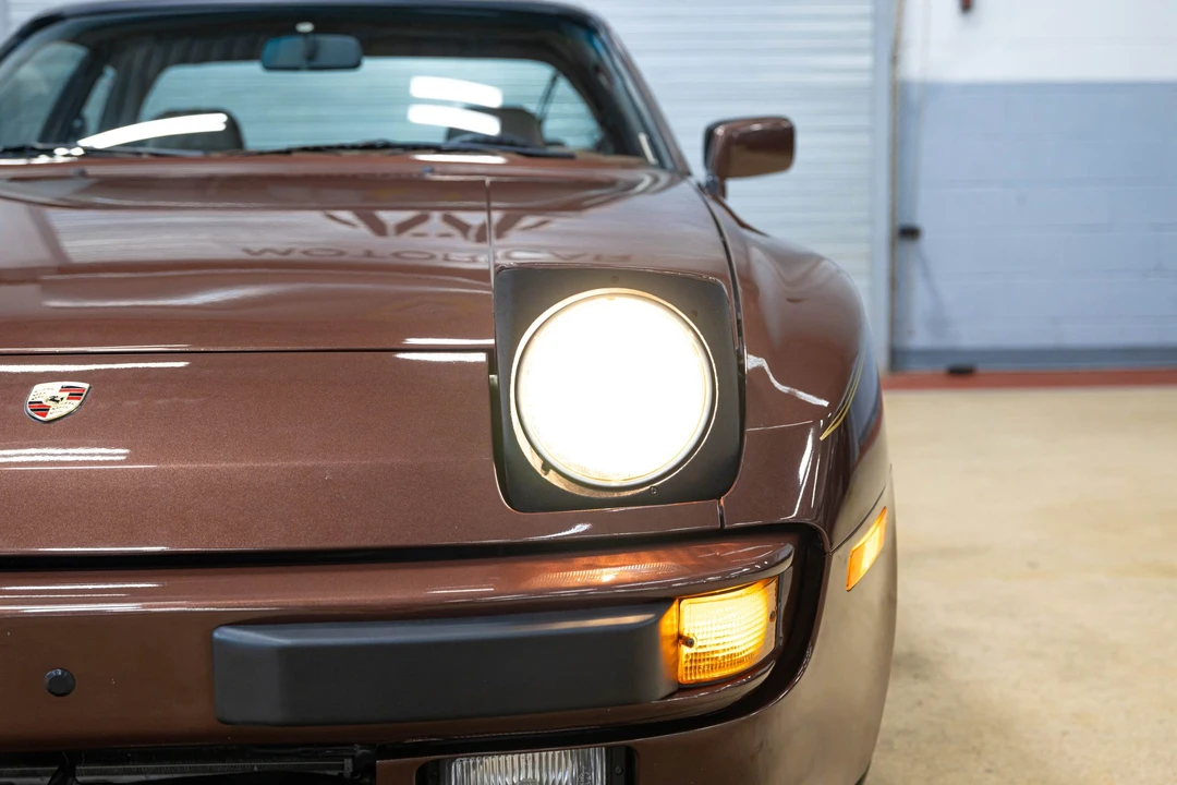 1985 Porsche 944 - Image 19 of 31