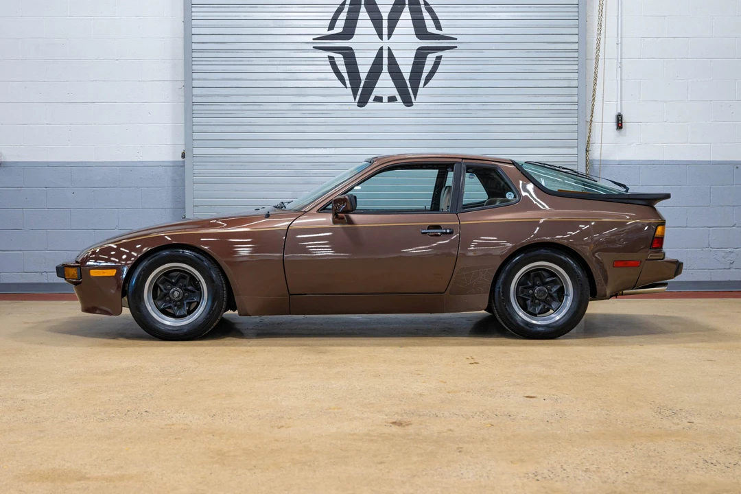 1985 Porsche 944 - Image 5 of 31